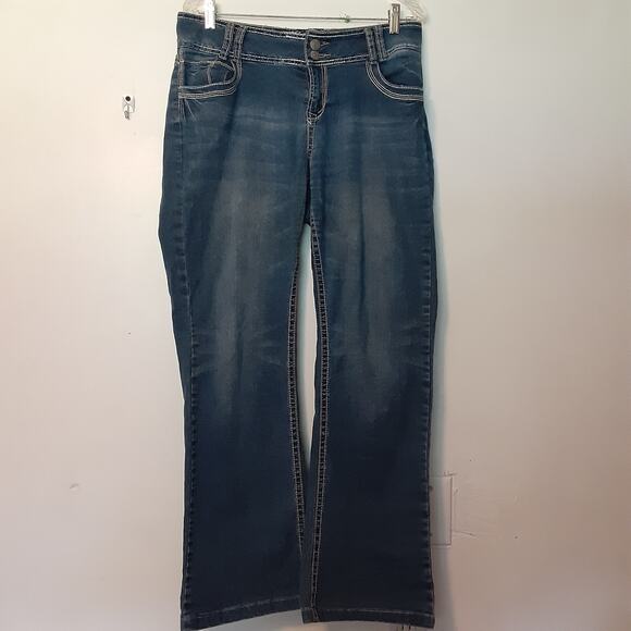 Wallflower Jeans Women’s 15 Blue Flare Luscious Curvy Flap Pocket Bootcut Denim - Picture 1 of 10